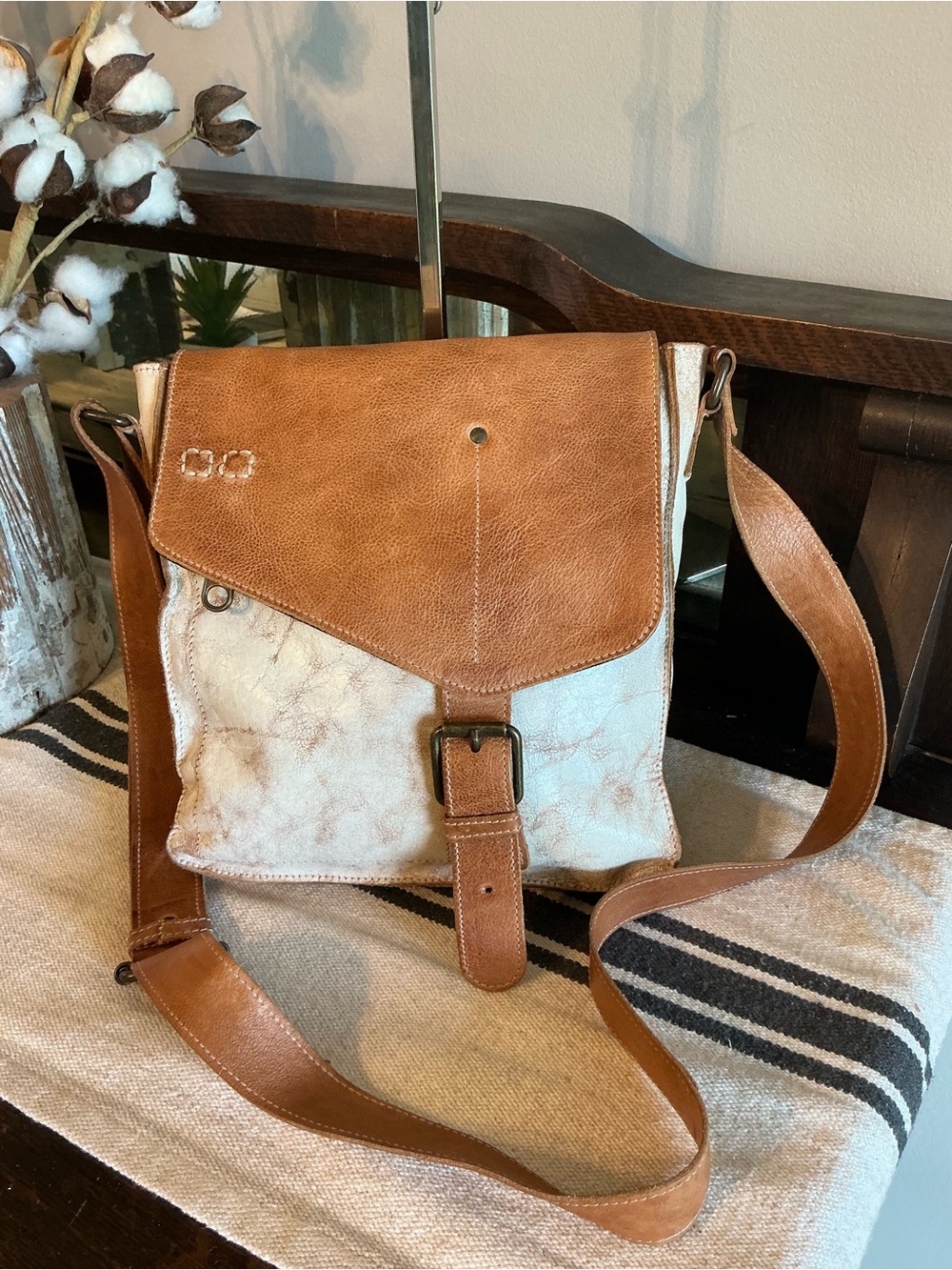 Bed Stu Leather Venice Beach Crossbody Nectar Tan Rustic Retail $240 - Picture 3 of 12
